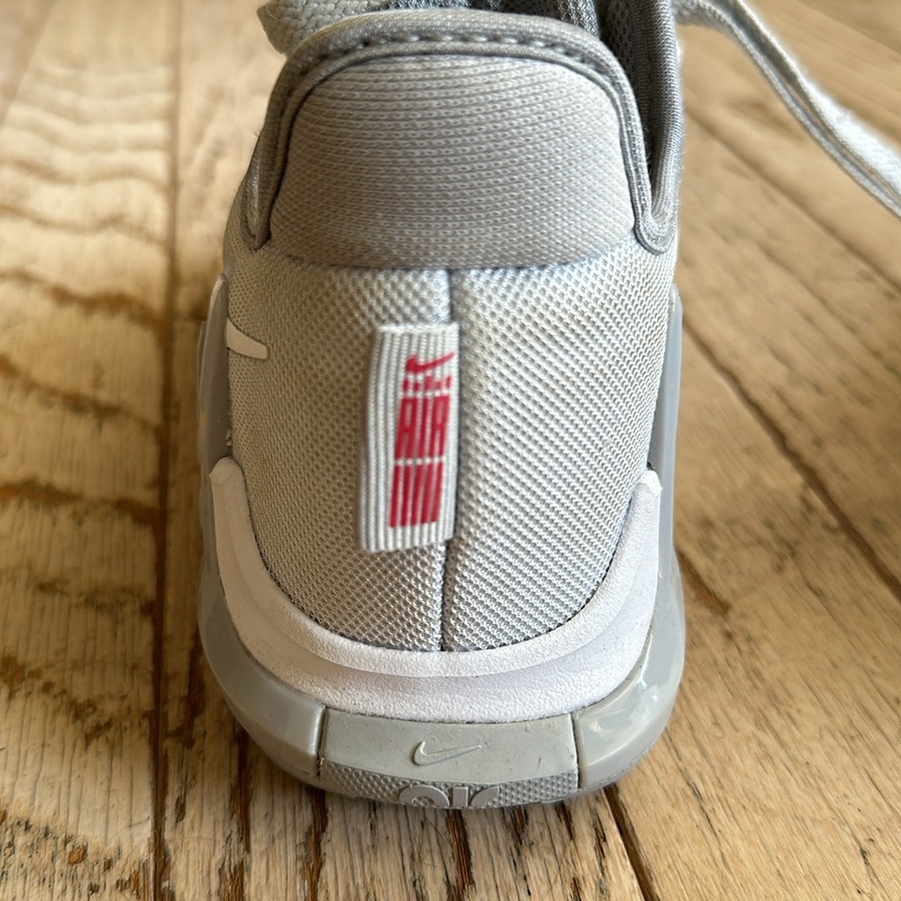 🆕NIKE🆕 NIKE WITNESS GRAY LADIES SIZE 5 EXCELLENT CONDITION/RARELY WORN - Picture 4 of 11